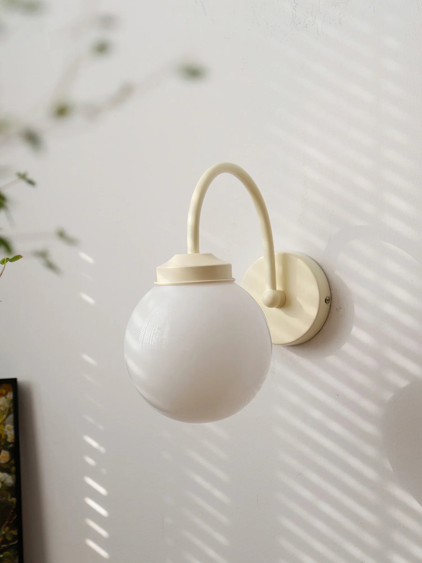 Vanilla Ball Wall Lamp