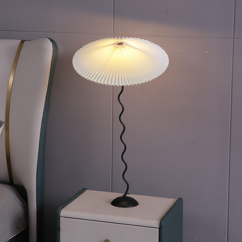 White Pleated Vintage Table Lamp